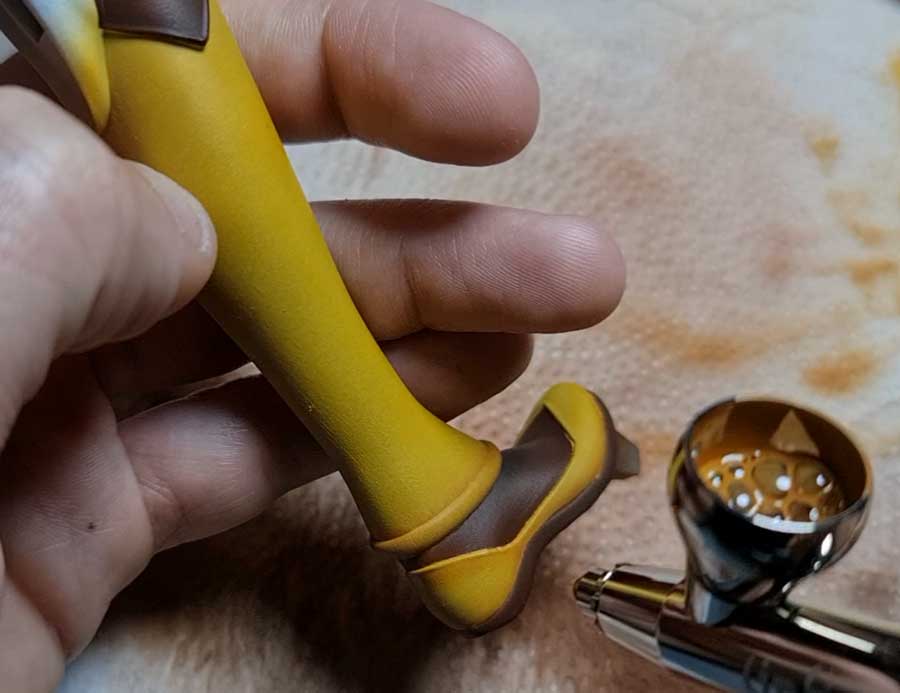 Pintar sombras con degradado en color amarillo mostaza