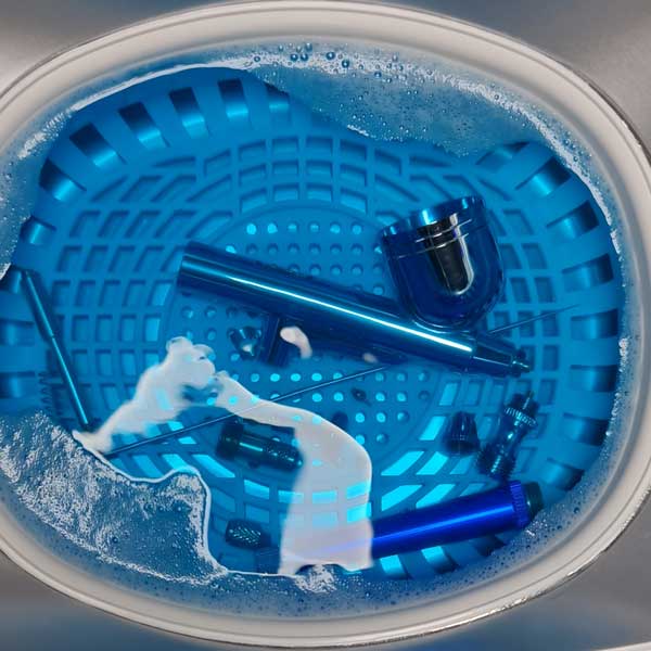 Limpiar un aerógrafo con limpiador casero y máquina de ultrasonidos