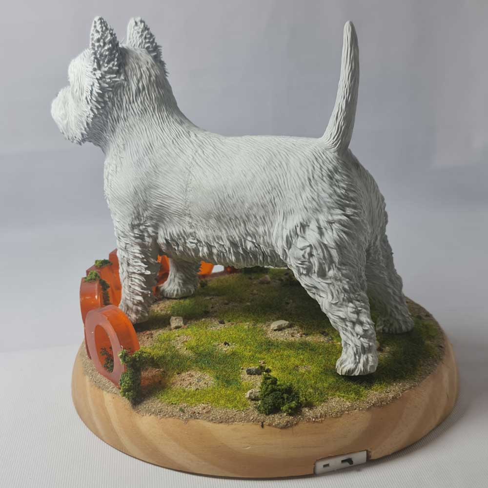 Figura-mascota-personalizada-base-illuminada-1