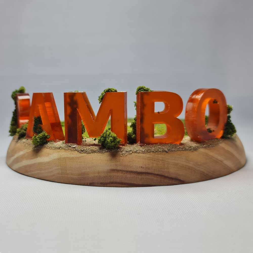 Figura-mascota-personalizada-base-illuminada-5